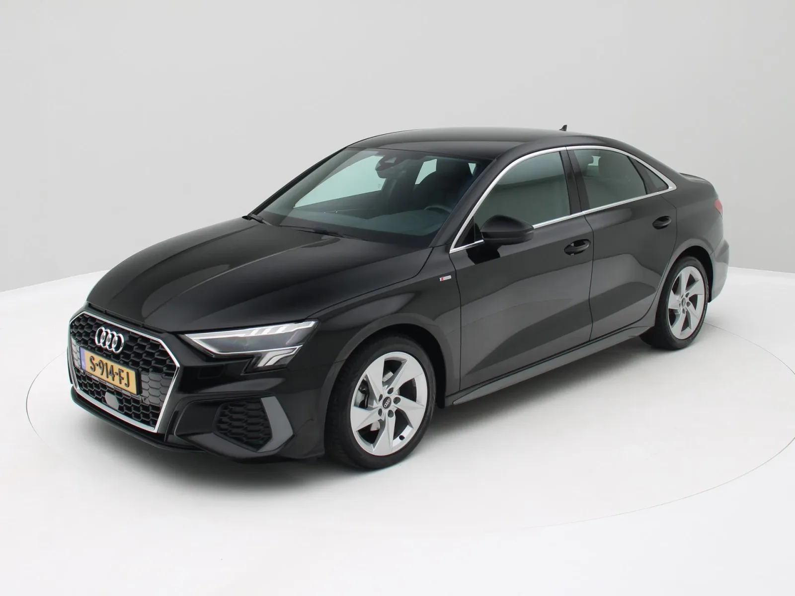 Audi A3 (2023) — foto 1