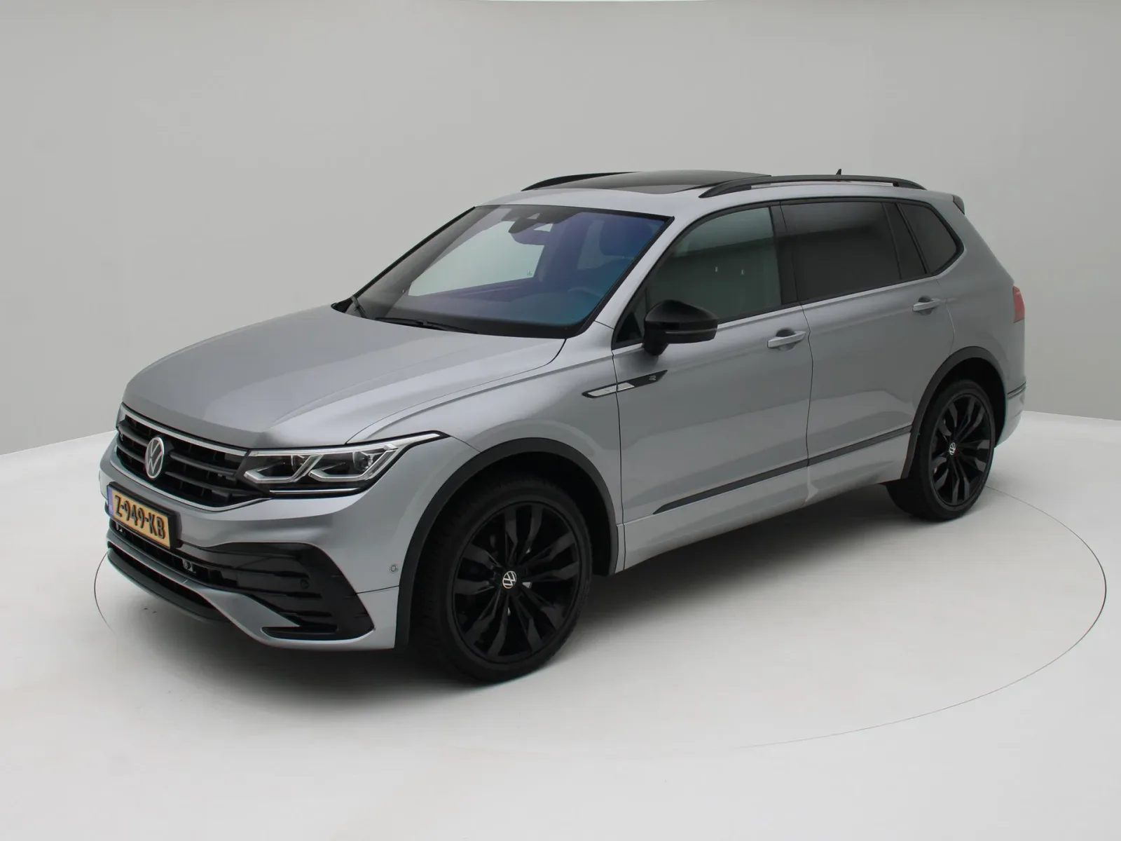 Volkswagen Tiguan (2024) — foto 1