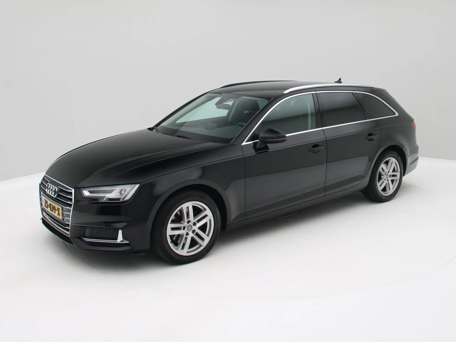 Audi A4 (2019) — foto 1