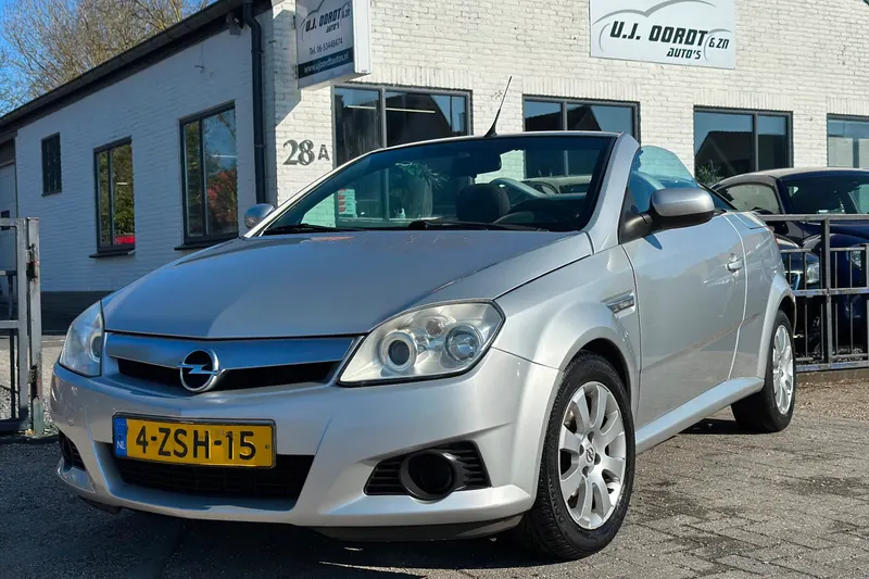Opel Tigra TwinTop (2004)