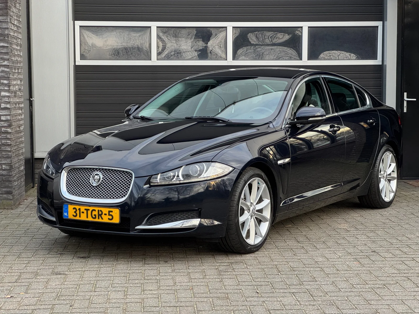 Jaguar XF (2012) — foto 1