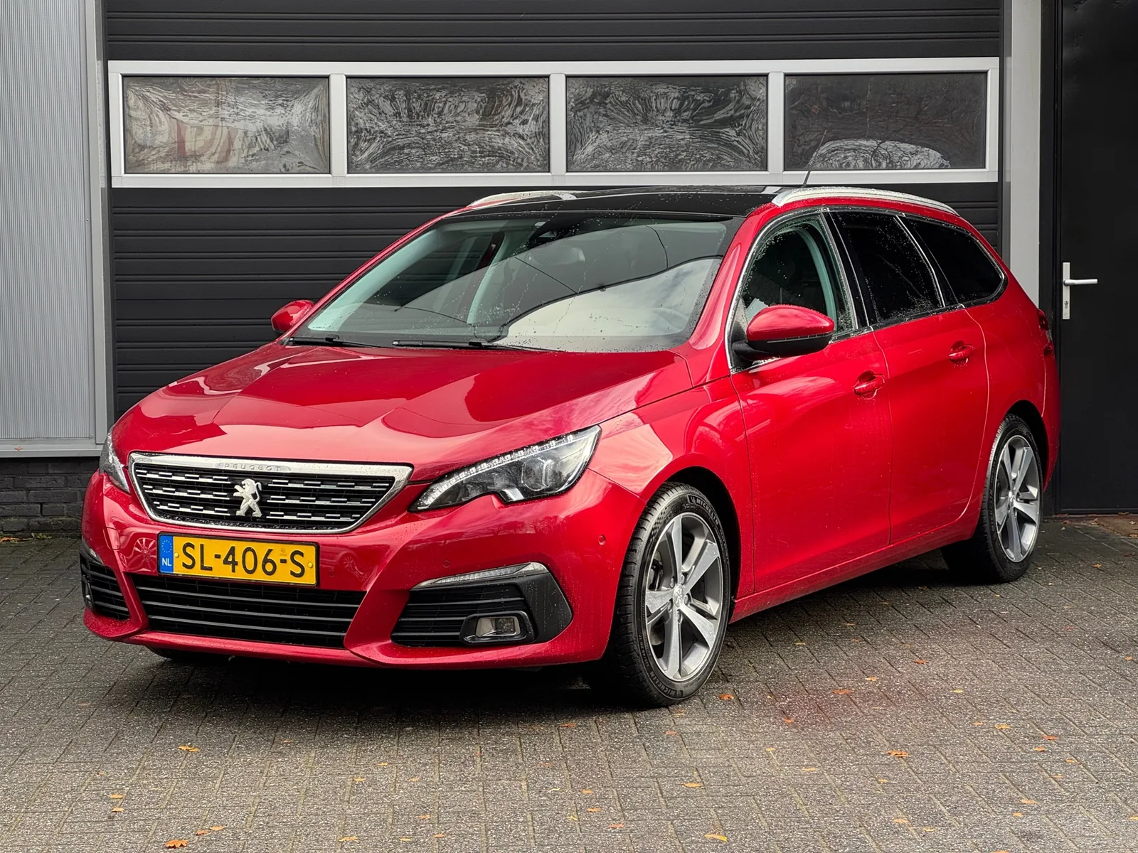 Peugeot 308 (2018) — foto 1