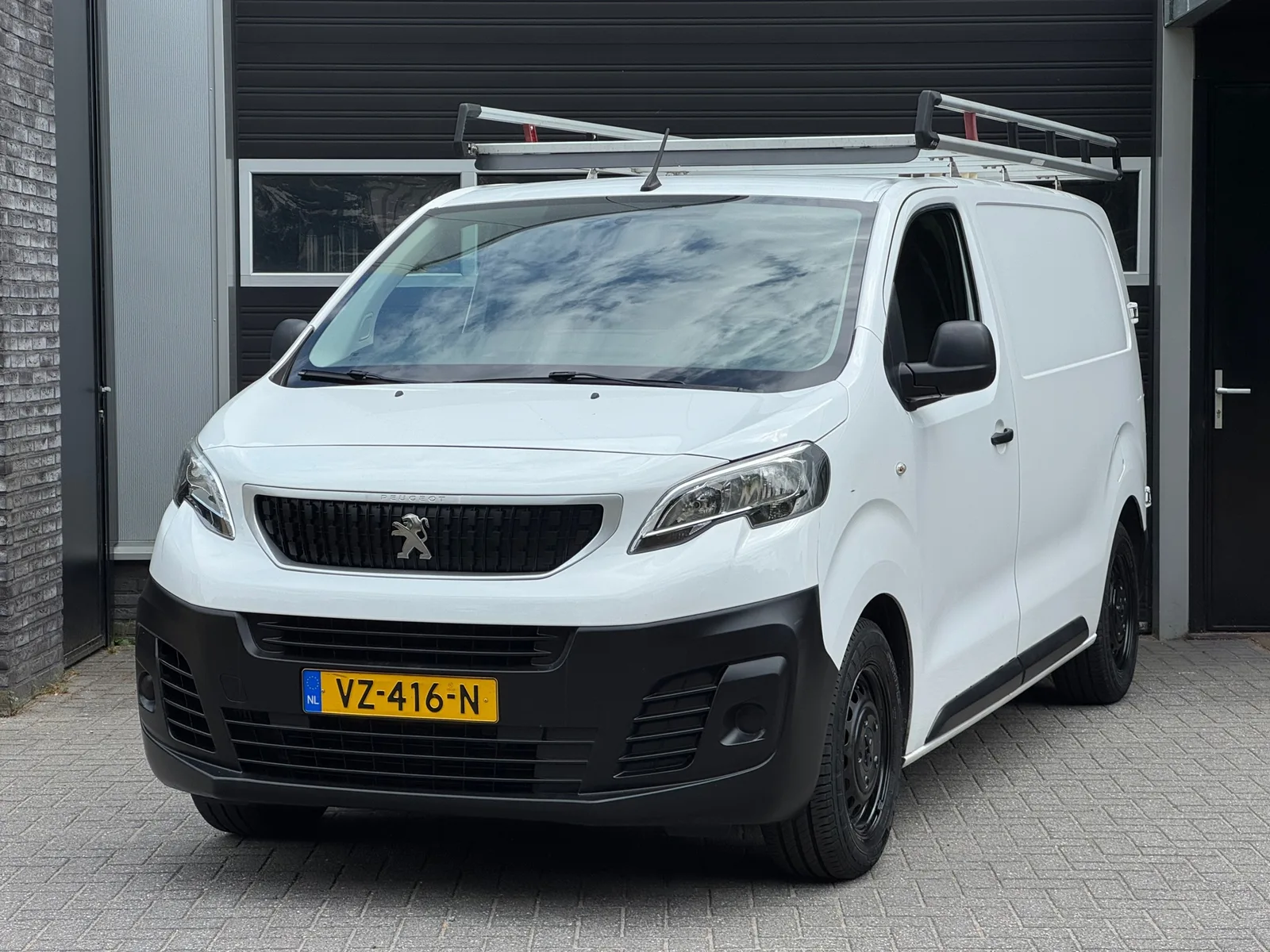 Peugeot Expert (2016) — foto 1