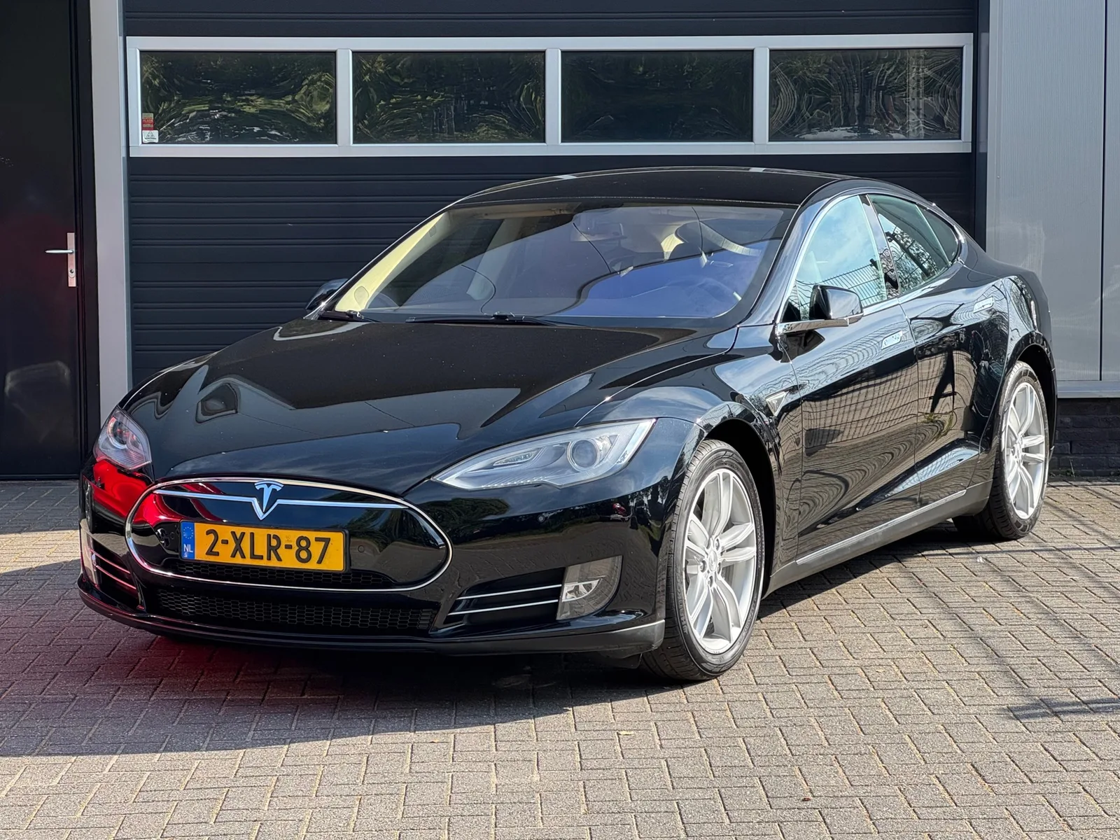 Tesla Model S (2014) — foto 1