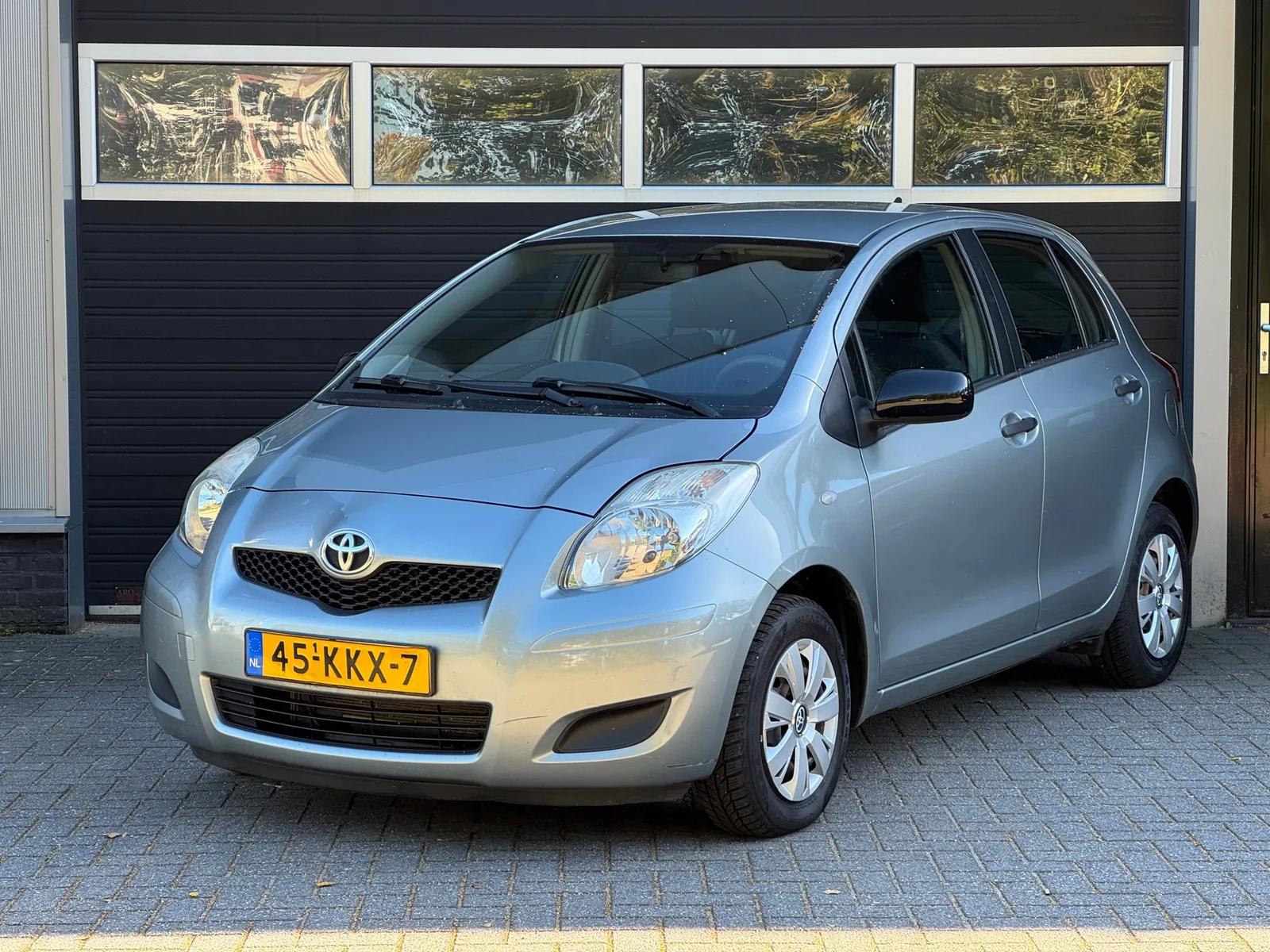 Toyota Yaris (2009) — foto 1
