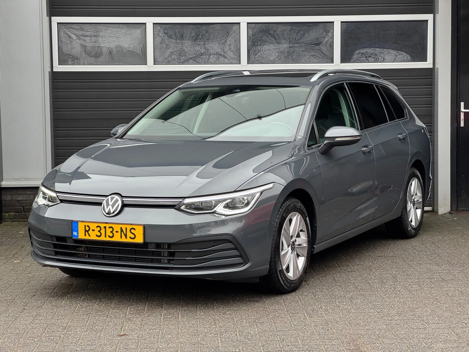 Volkswagen Golf (2021) — foto 1