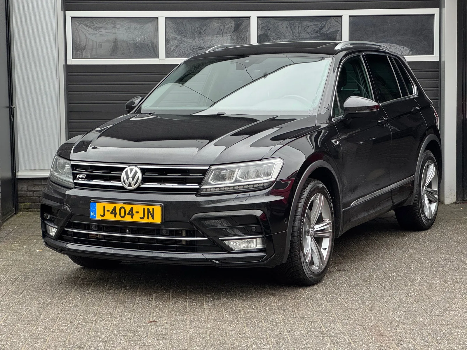 Volkswagen Tiguan (2017) — foto 1