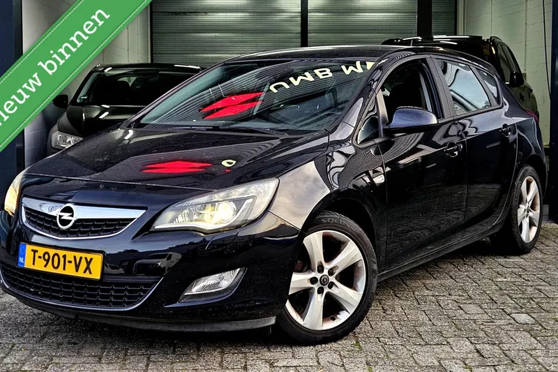 Opel Astra (2010)