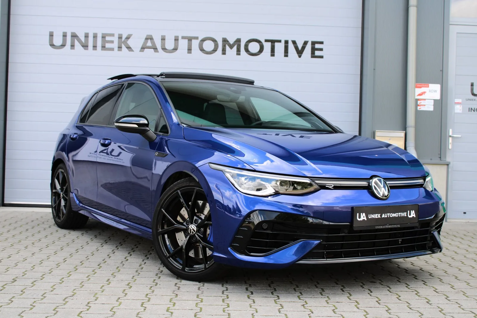 Volkswagen Golf (2024) — foto 1
