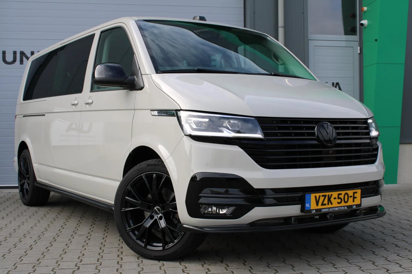 Volkswagen Transporter (2023) — foto 1