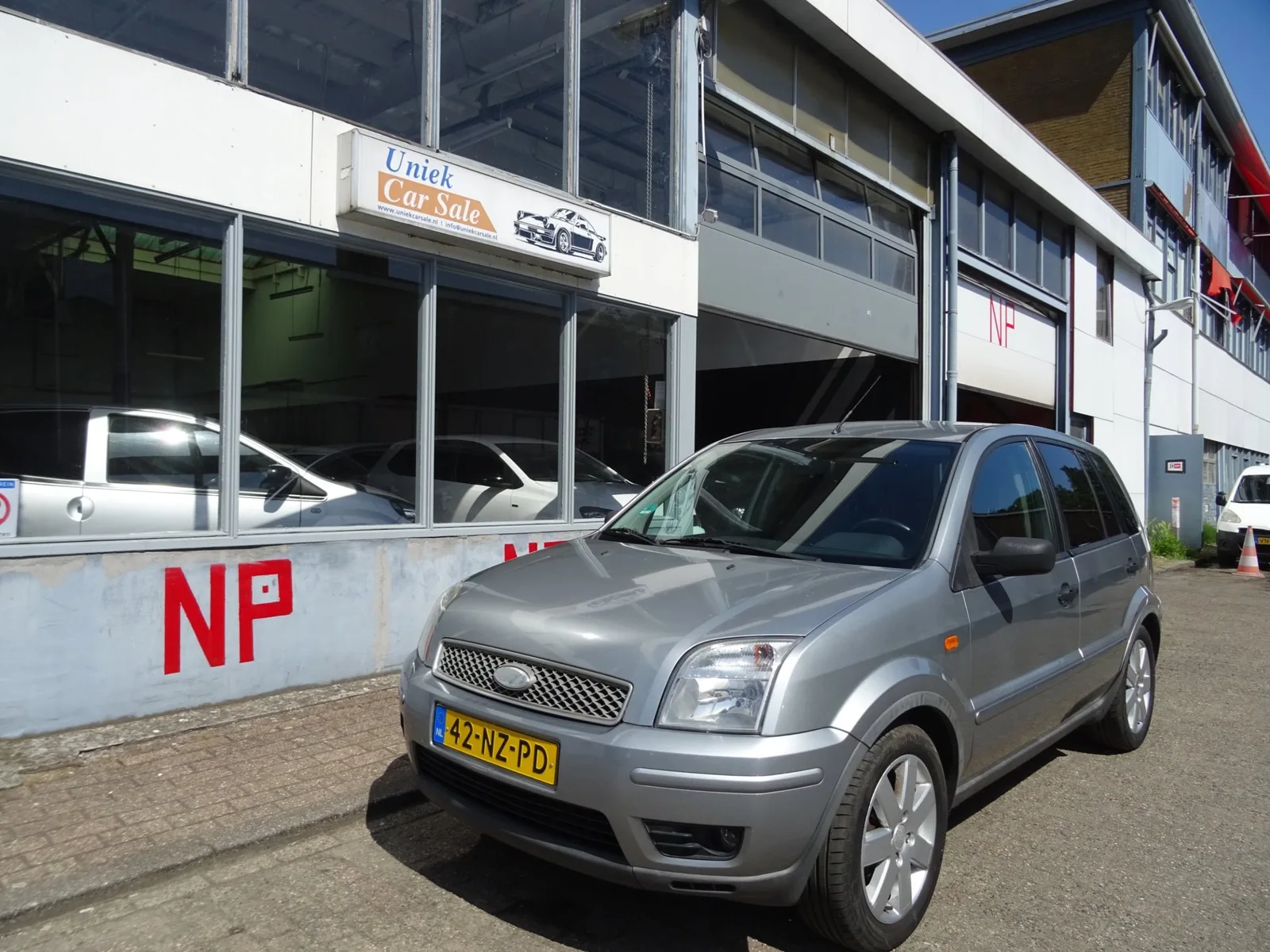 Ford Fusion (2004) — foto 1