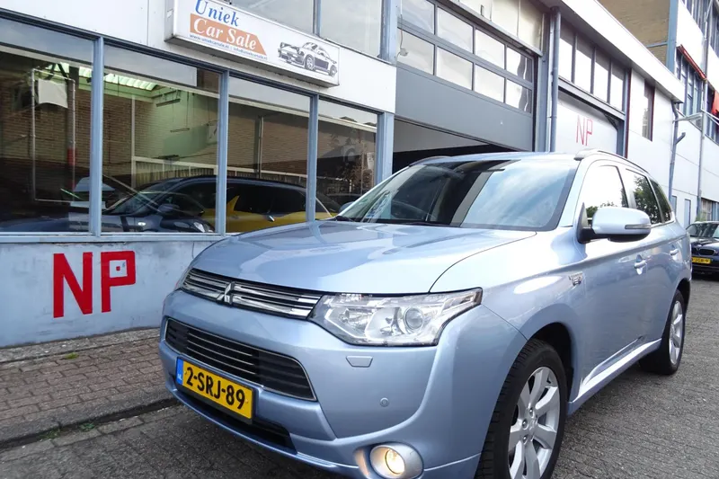 Mitsubishi Outlander (2013)