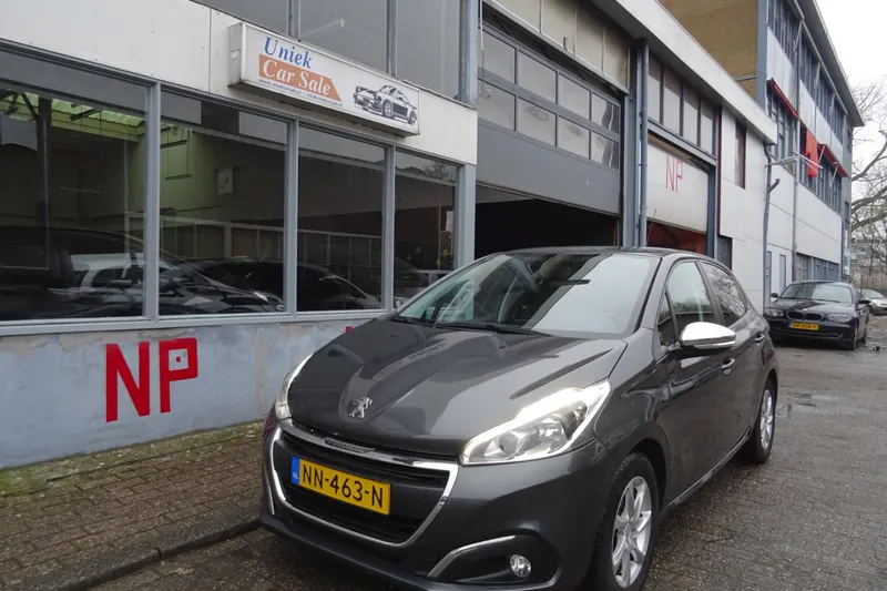 Peugeot 208 (2016)