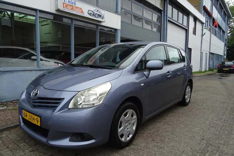 Toyota Verso (2009)