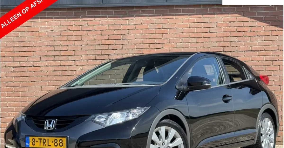 Honda Civic (2012) — foto 1