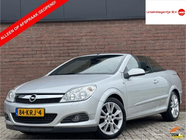 Opel Astra (2010) — foto 1