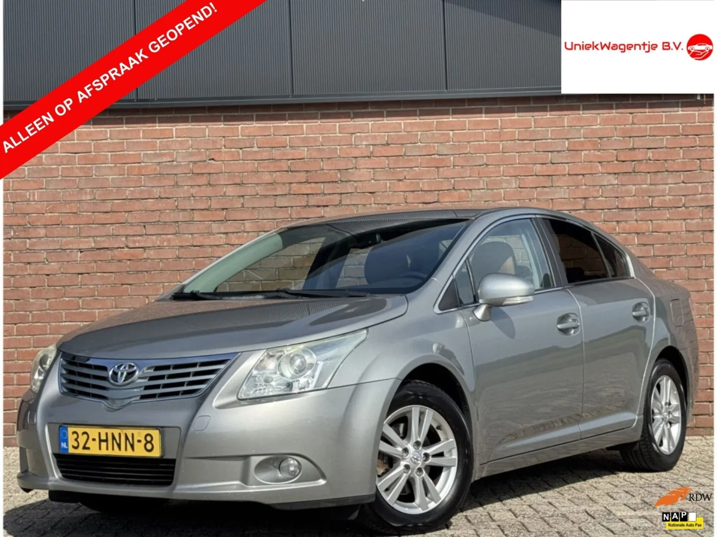 Toyota Avensis (2009) — foto 1