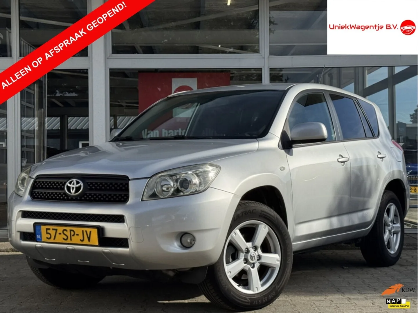 Toyota RAV4 (2006) — foto 1