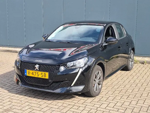 Peugeot e-208 (2022) — foto 1