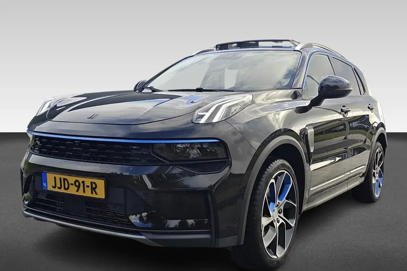 Lynk & Co 01 (2022)