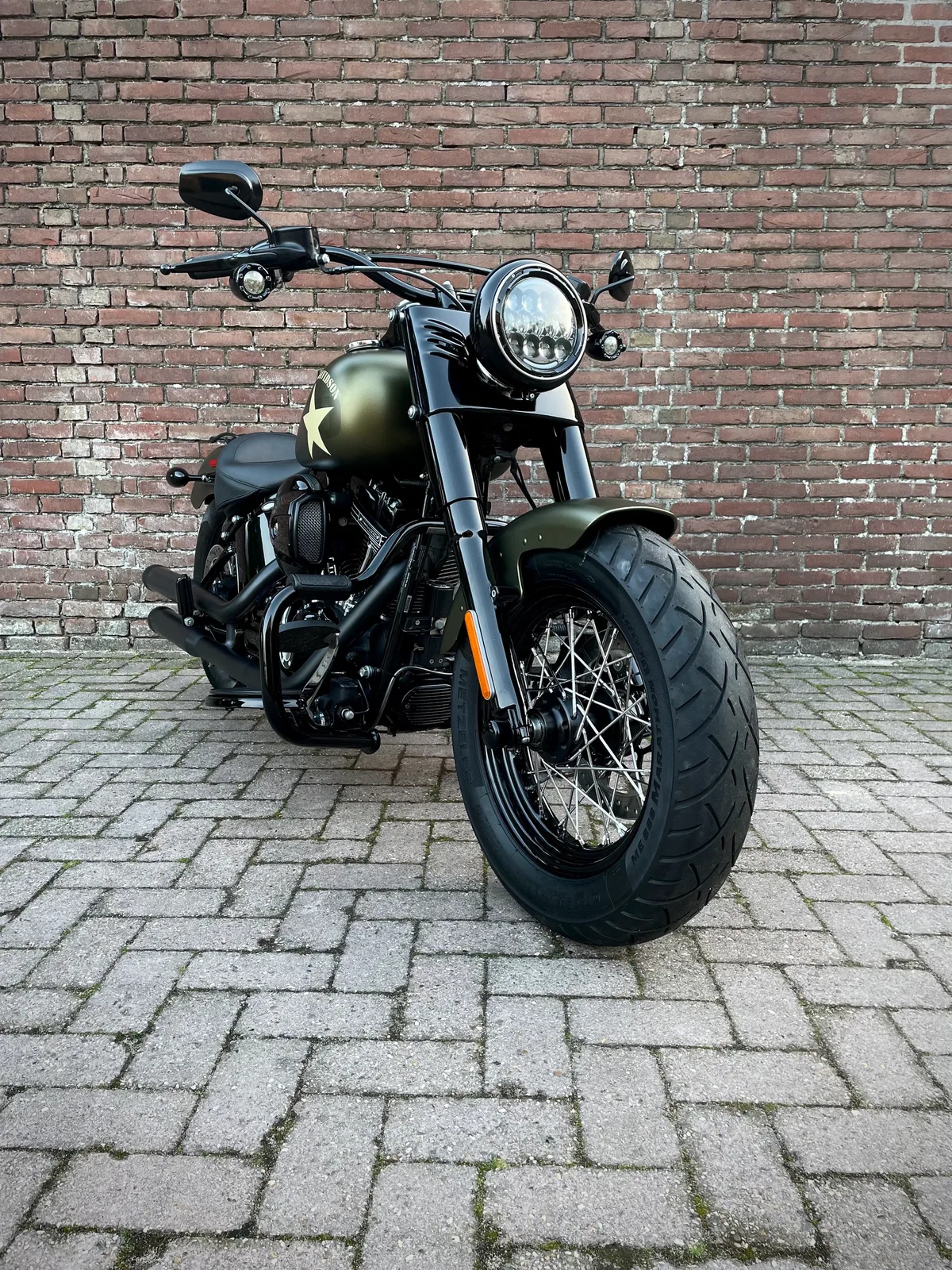 Harley-Davidson Softail Slim (1995) — foto 1