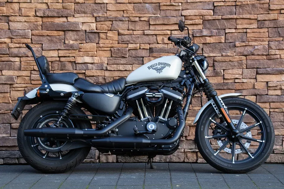 Harley-Davidson Sportster 883 (2017) — foto 1