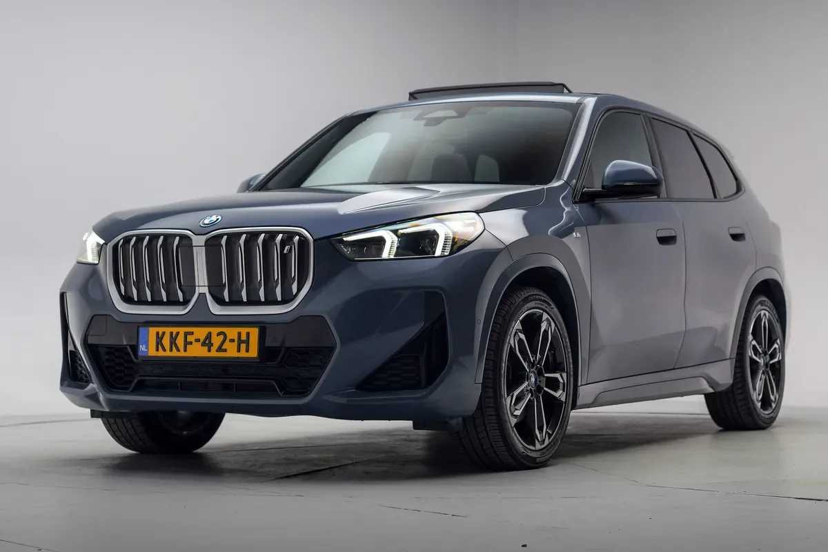 BMW iX1 (2023) — foto 1