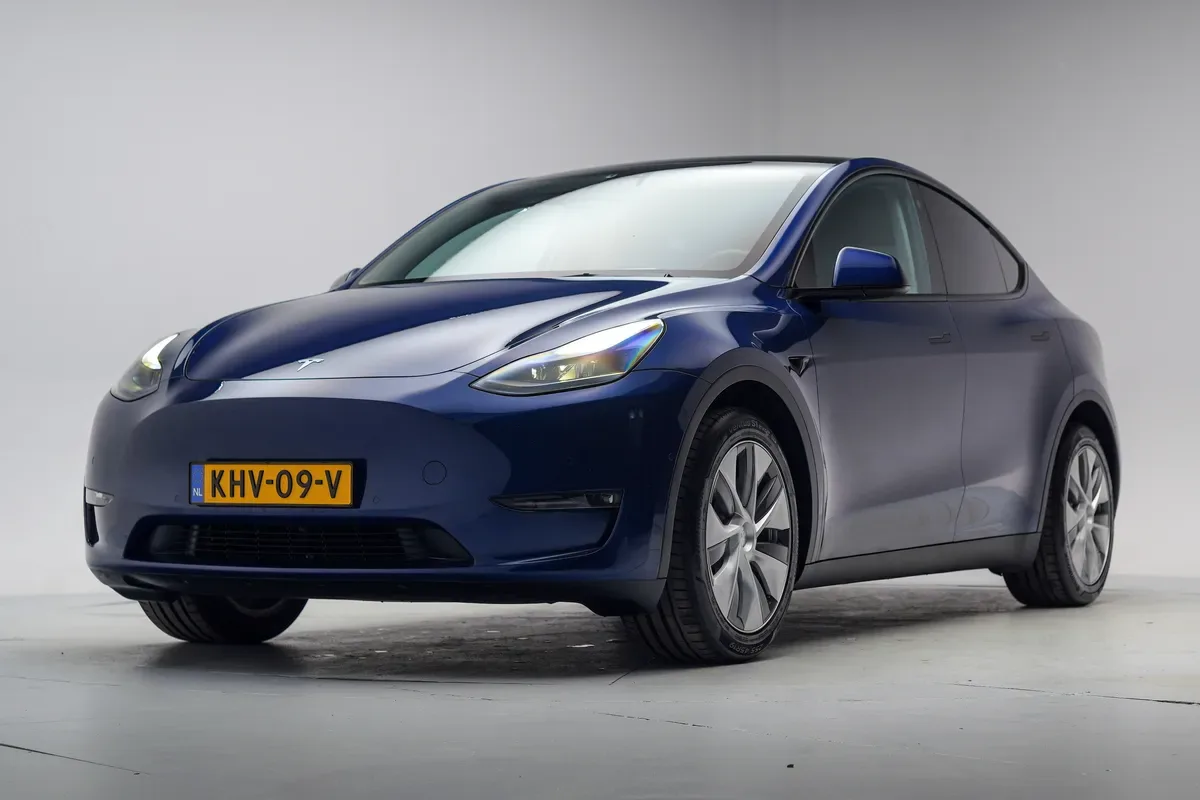 Tesla Model Y (2022) — foto 1