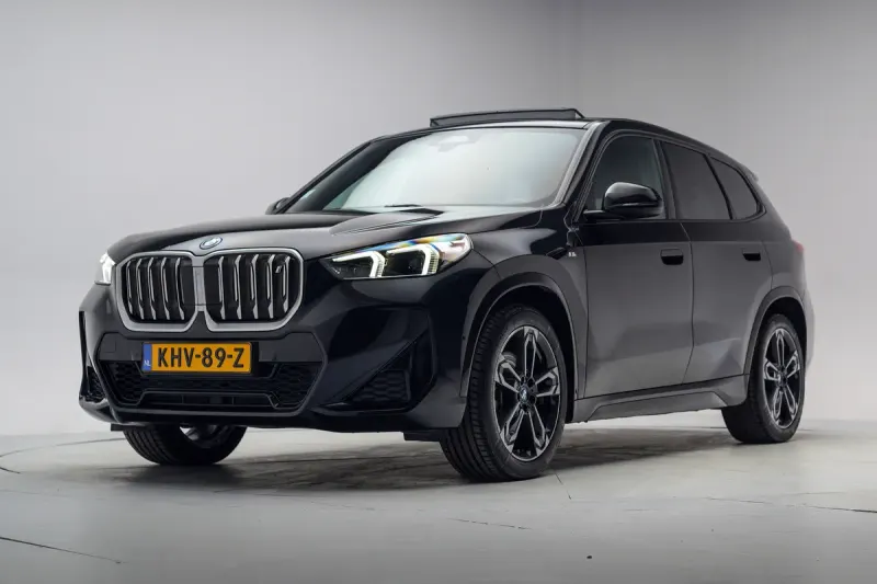 BMW iX1 (2023)