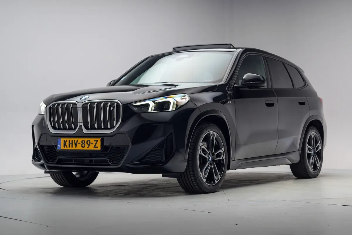 BMW iX1 (2023) — foto 1