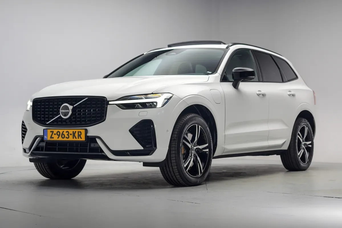 Volvo XC60 (2021) — foto 1