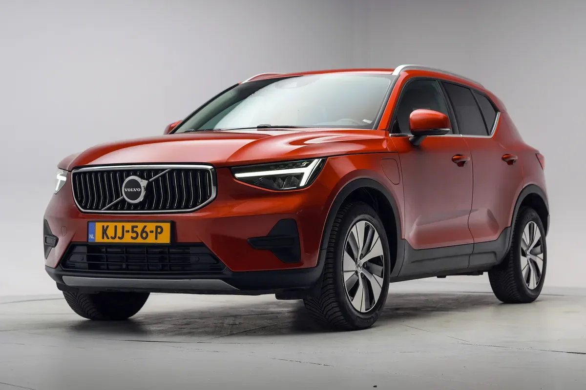 Volvo XC40 (2023) — foto 1