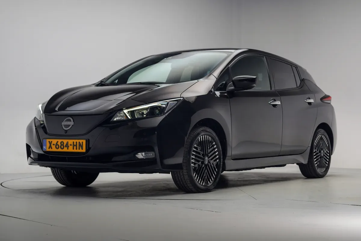 Nissan Leaf (2023) — foto 1
