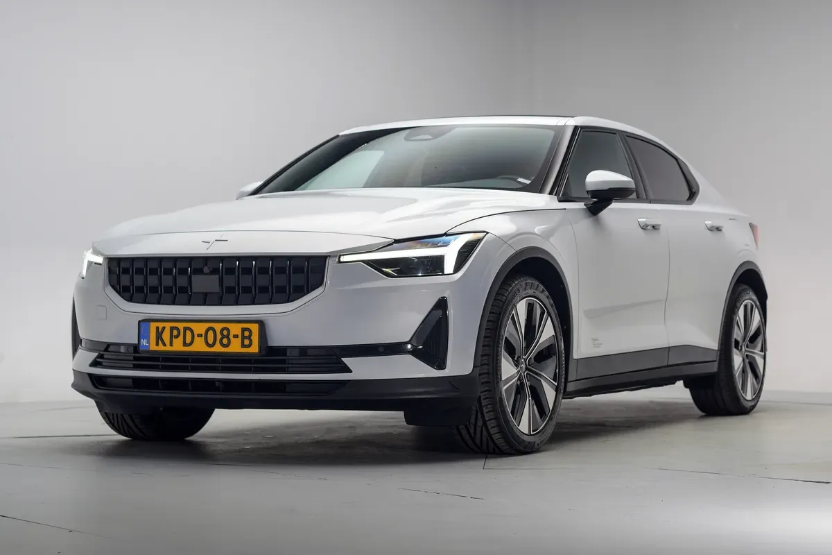 Polestar 2 (2023) — foto 1