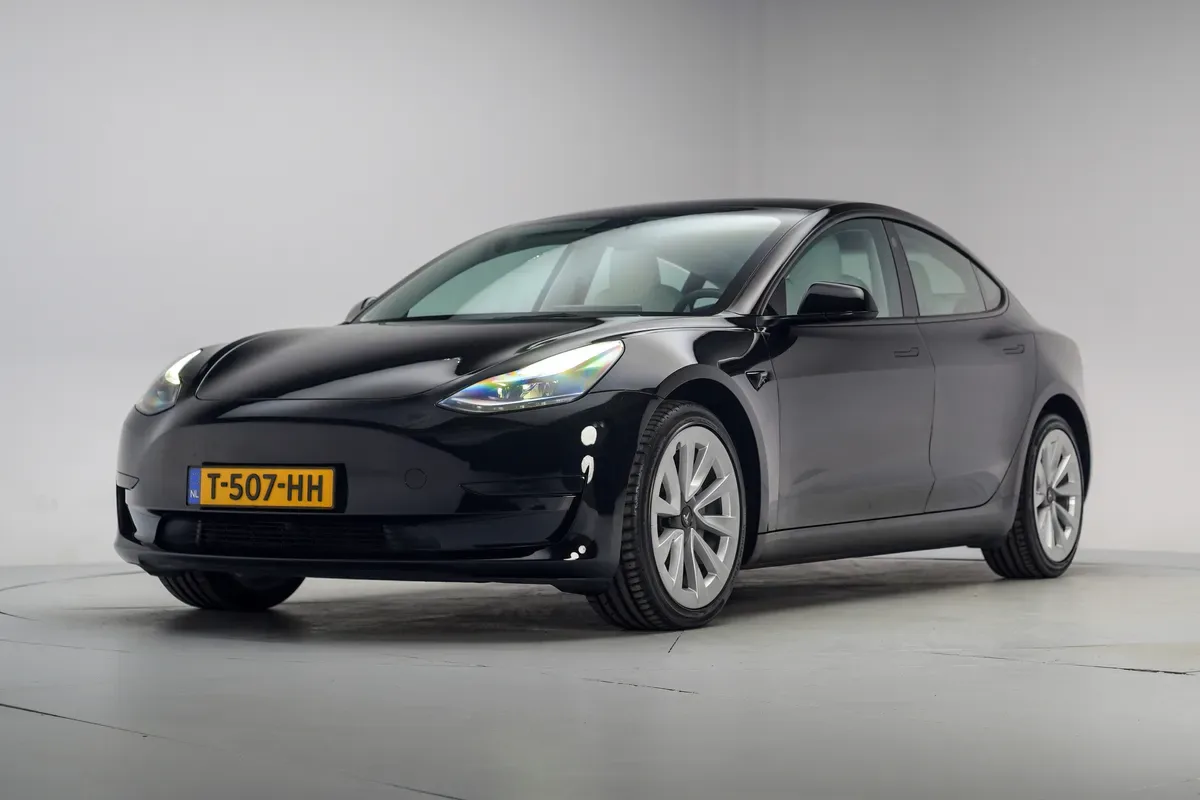 Tesla Model 3 (2023) — foto 1