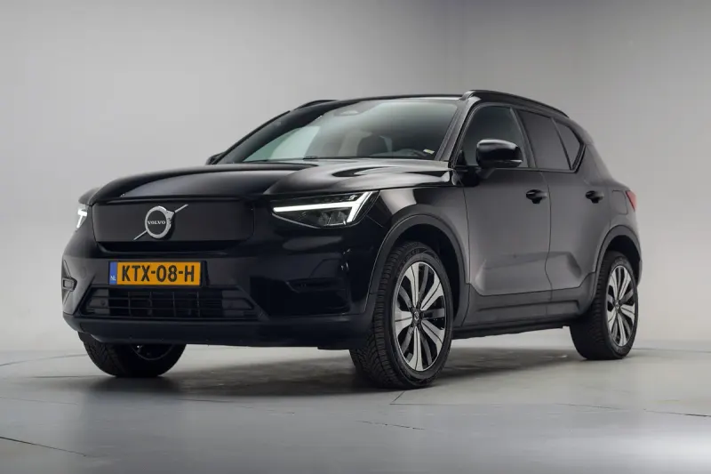 Volvo XC40 (2023)