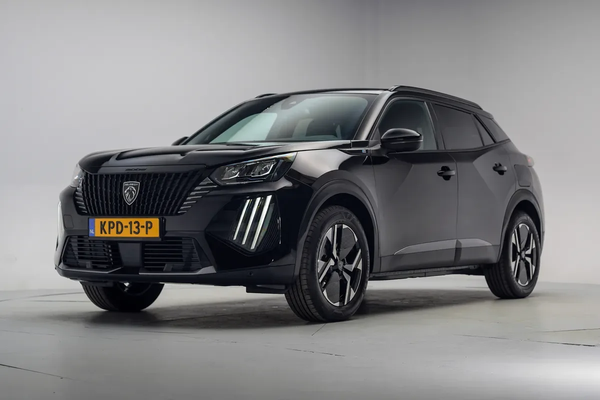 Peugeot e-2008 (2024) — foto 1