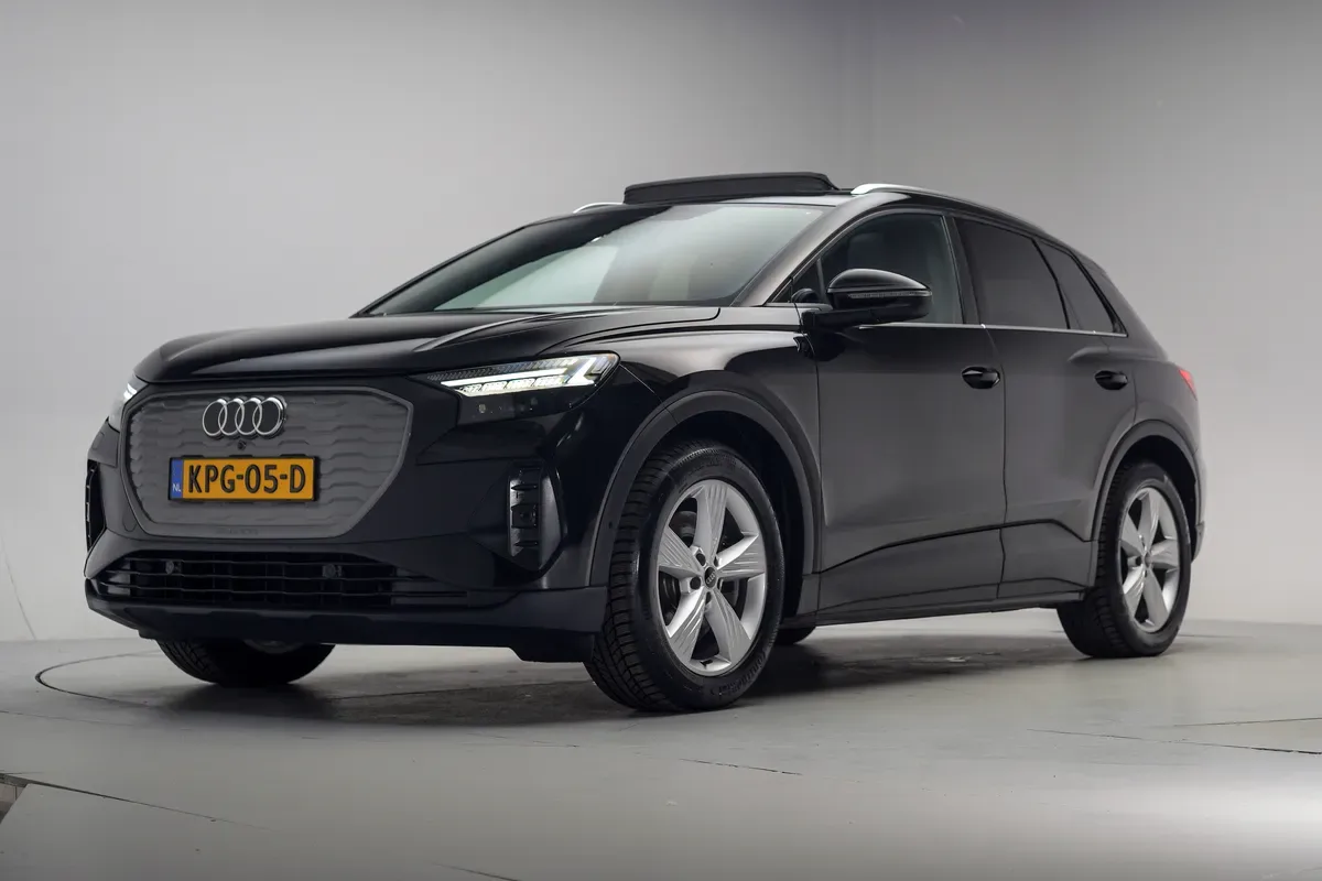 Audi Q4 e-tron (2023) — foto 1