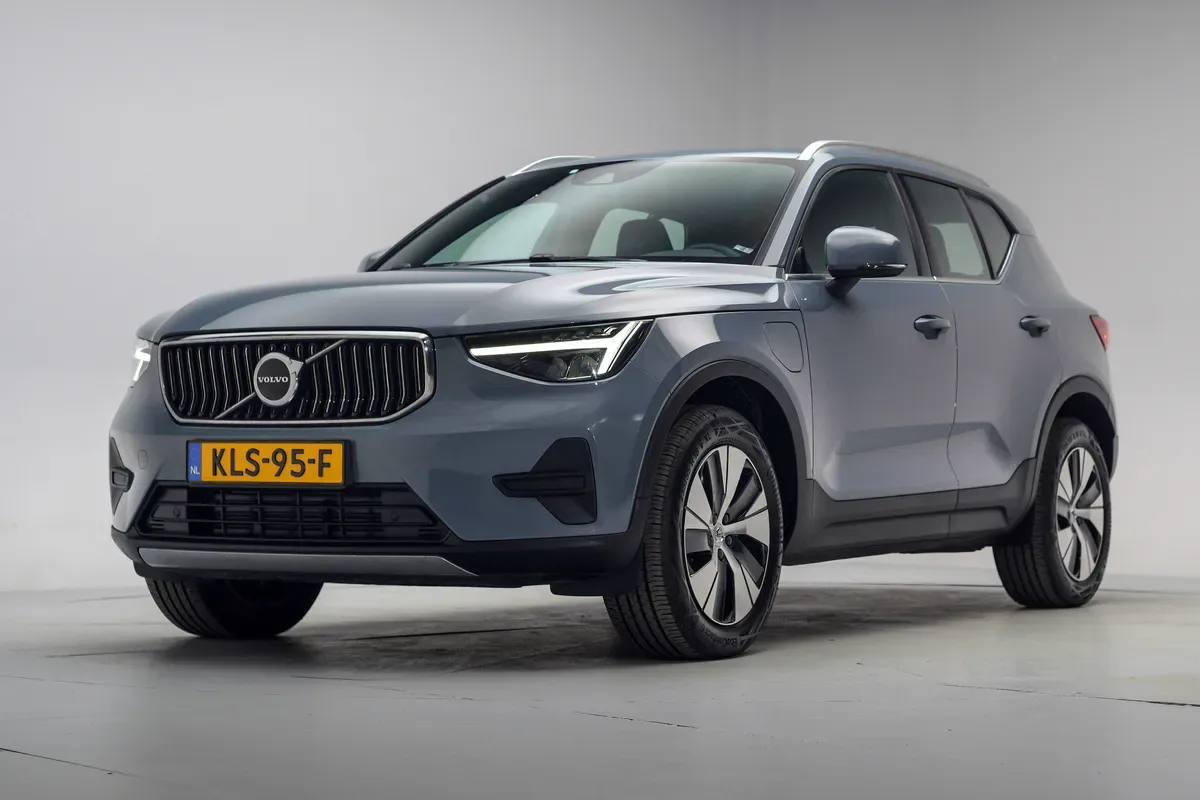 Volvo XC40 (2023) — foto 1