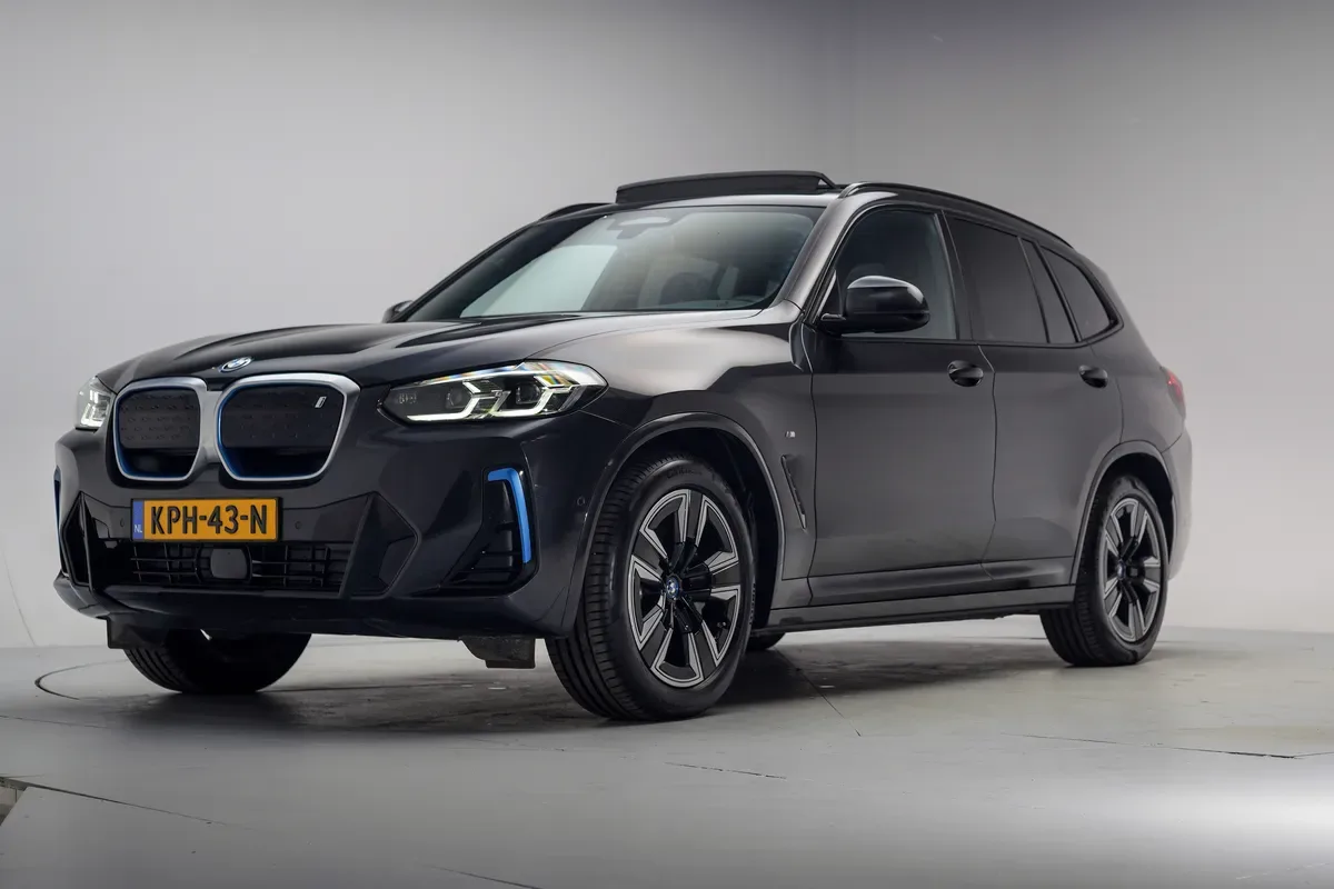 BMW iX3 (2023) — foto 1
