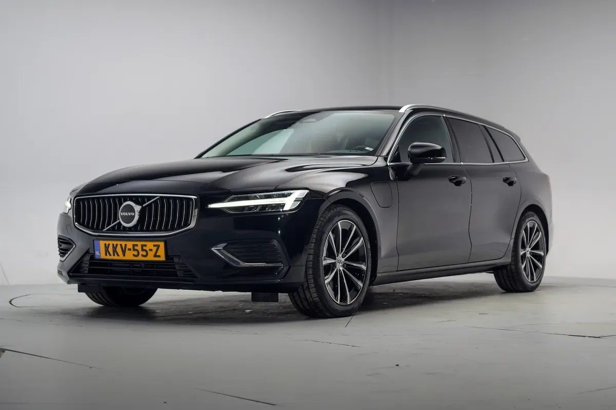 Volvo V60 (2023) — foto 1