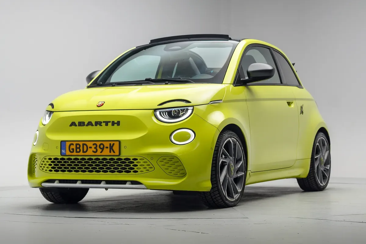 Abarth 500 C (2023) — foto 1