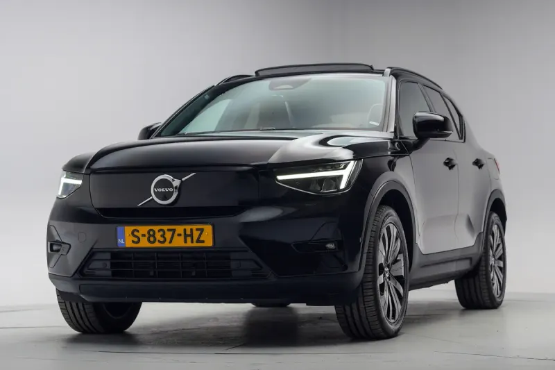 Volvo XC40 (2023)