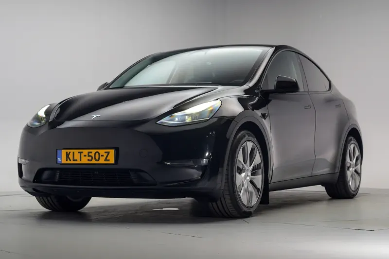 Tesla Model Y (2023)