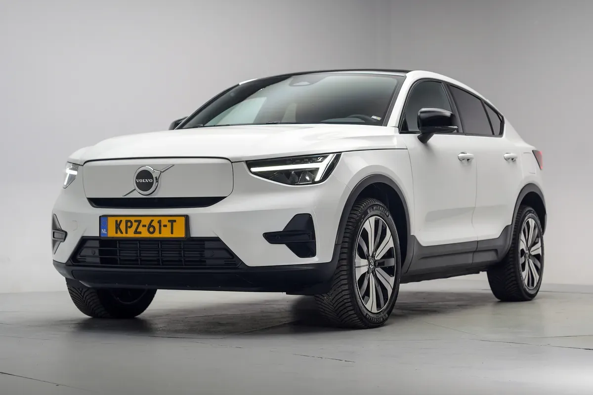 Volvo C40 (2023) — foto 1