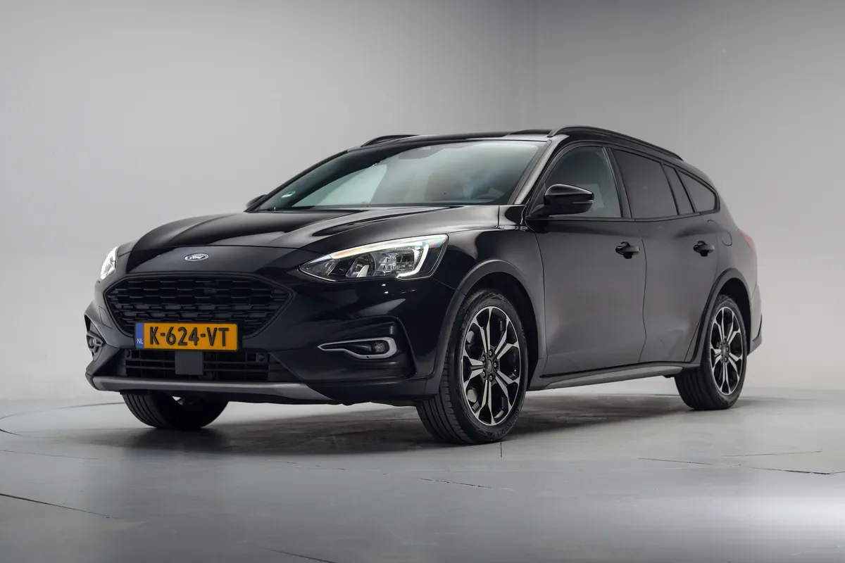 Ford Focus (2021) — foto 1