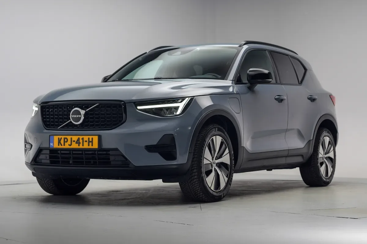 Volvo XC40 (2022) — foto 1