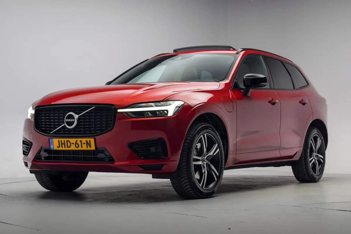 Volvo XC60 (2021) — foto 1