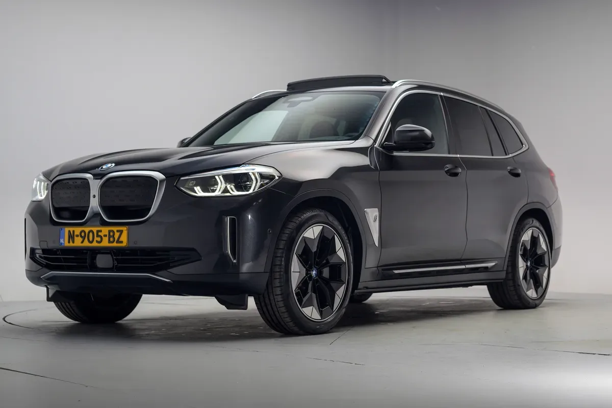 BMW iX3 (2021) — foto 1