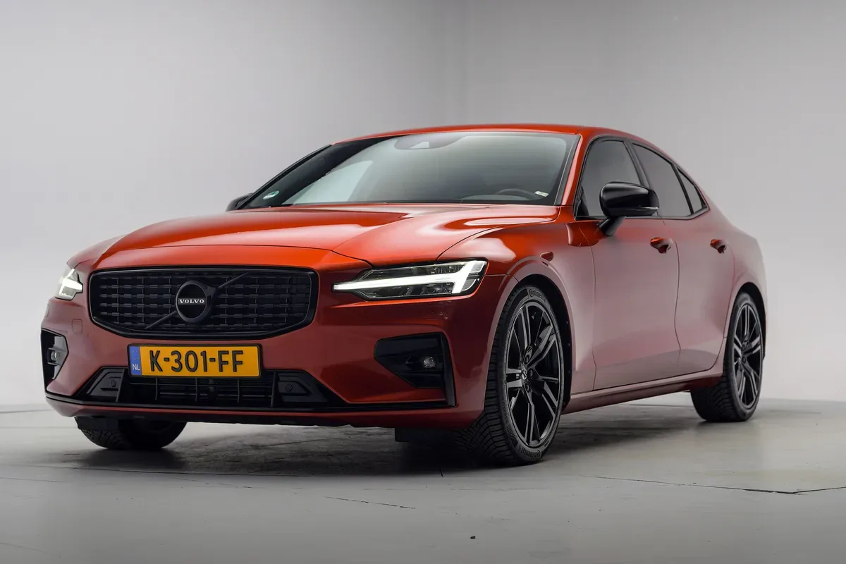 Volvo S60 (2019) — foto 1